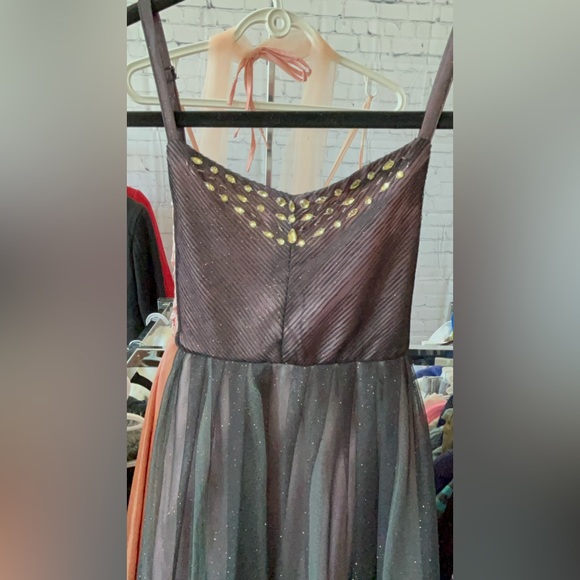 BEAUTIFUL CHILD DRESS - Picture 1 of 4